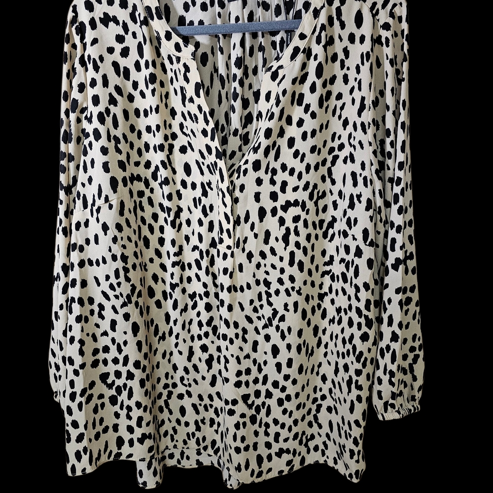 NWT Tahari Cream and Black Spotted Blouse